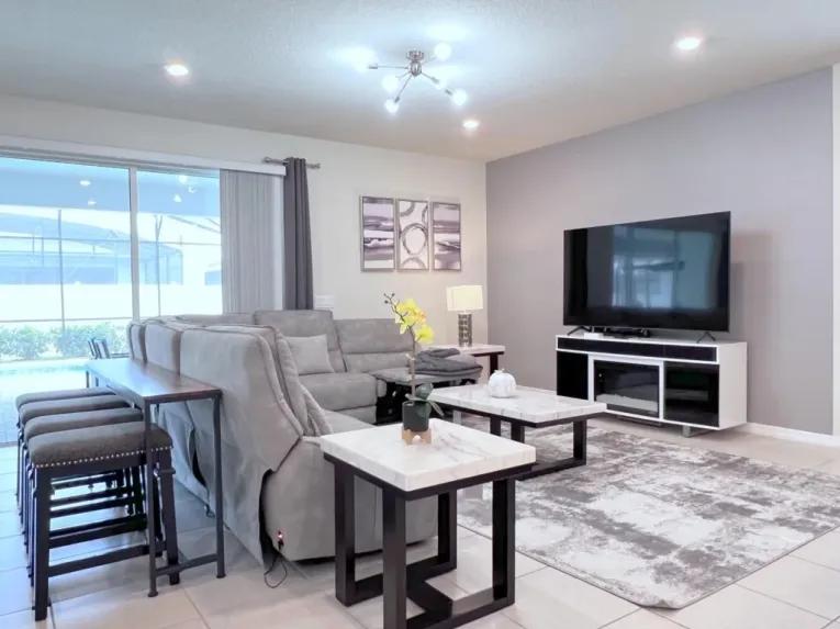 Windsor Island (7389) 8-bedroom Villa in Davenport