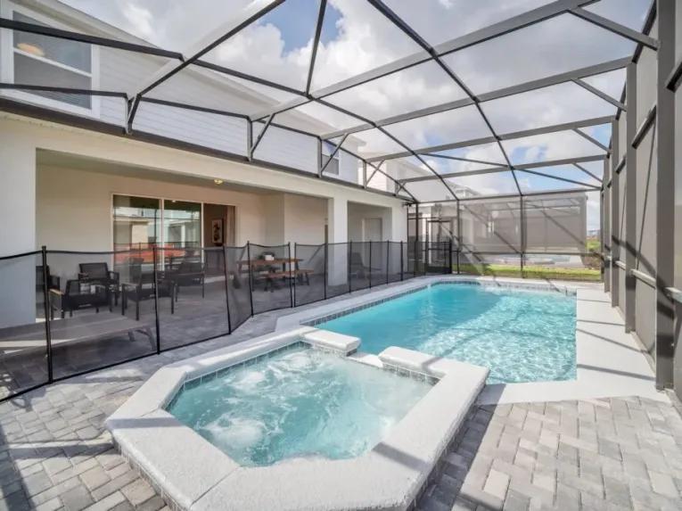 Windsor Island (6021) 8-bedroom Villa in Davenport