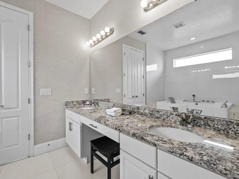 Solterra (24950) 4-bedroom Villa in Davenport