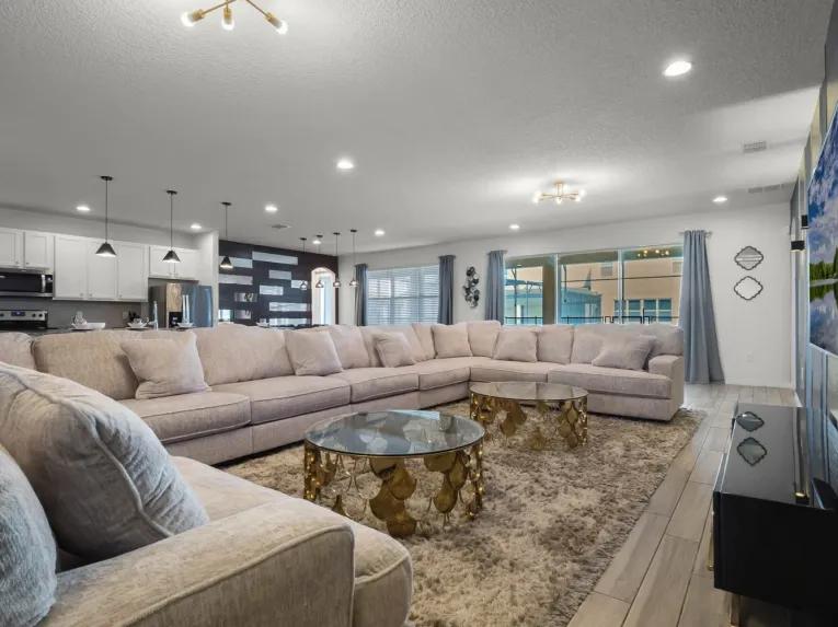 Solterra (7730) 14-bedroom Villa in Davenport