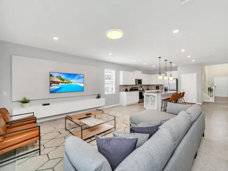 Windsor Island (6021) 8-bedroom Villa in Davenport