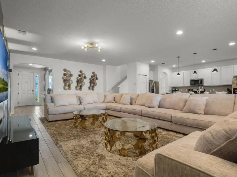 Solterra (7730) 14-bedroom Villa in Davenport