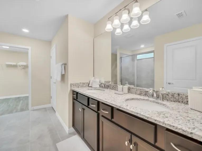 Windsor Island (24822) 5-bedroom Villa in Davenport