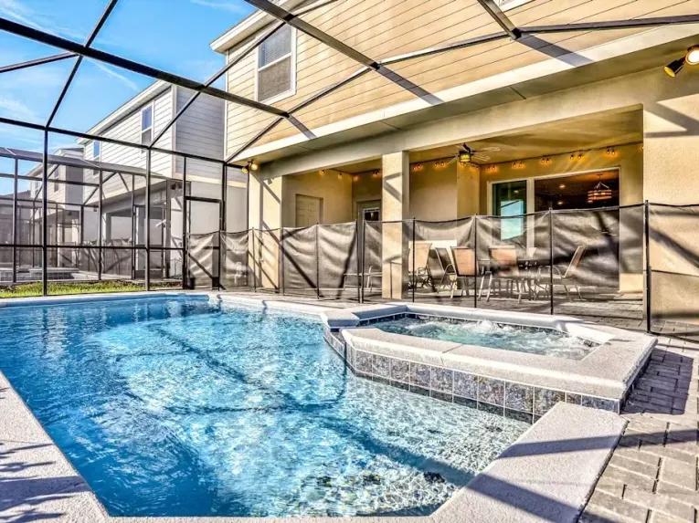 Windsor Island (24923) 6-bedroom Villa in Davenport