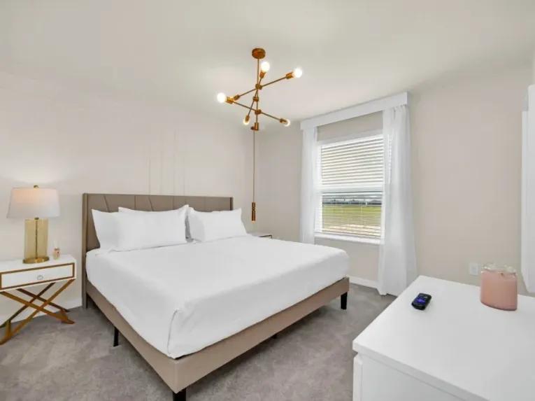 Windsor Island (8153) 8-bedroom Villa in Davenport