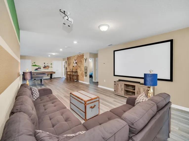 Windsor Island (24884) 9-bedroom Villa in Davenport