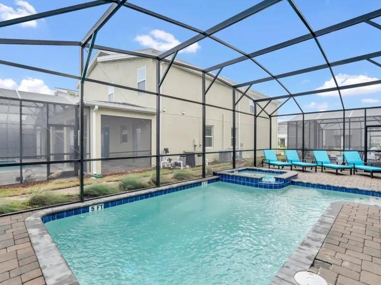 Storey Lake (24899) 9-bedroom Villa in Kissimmee